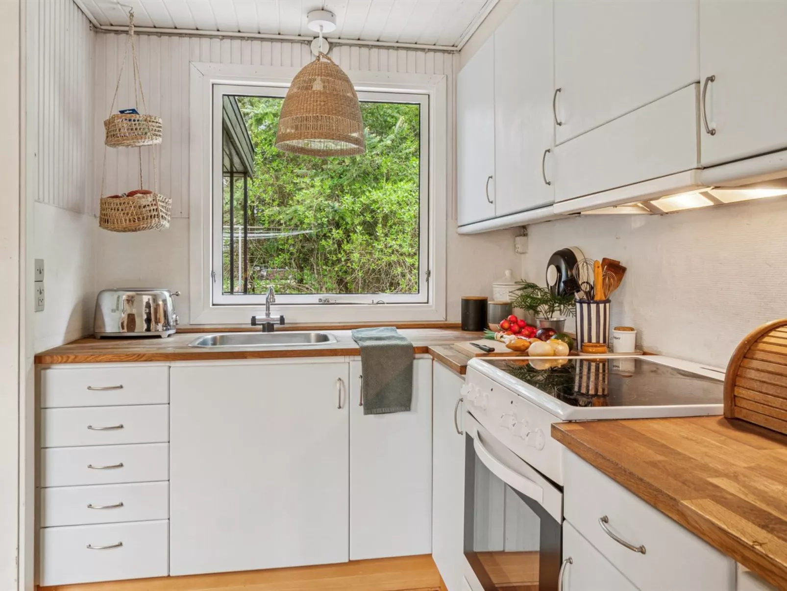 "Tatyana" - 1.6km from the sea-Inside