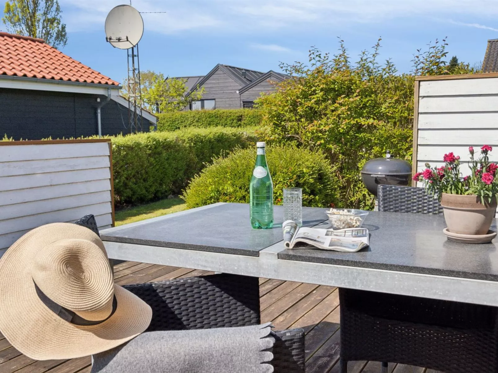 "Hira" - 200m from the sea-Outside