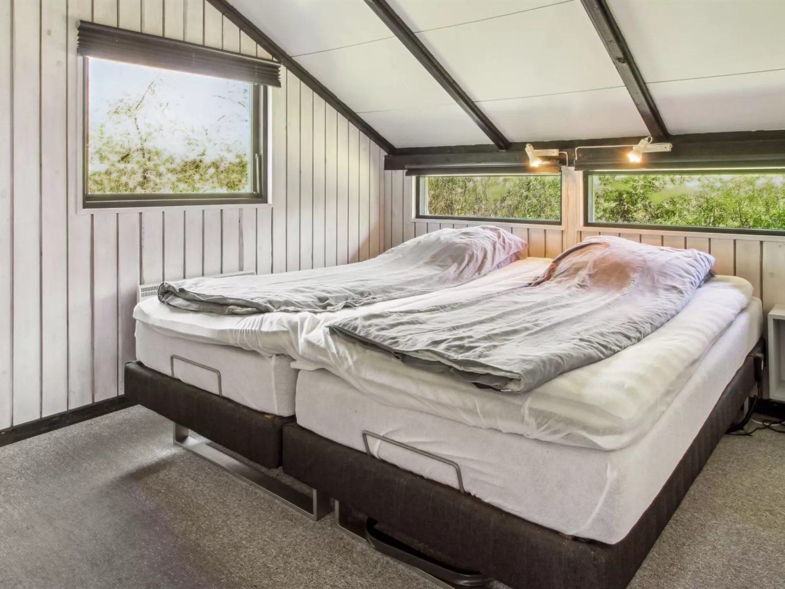 "Winter" - 31km from the sea-Inside