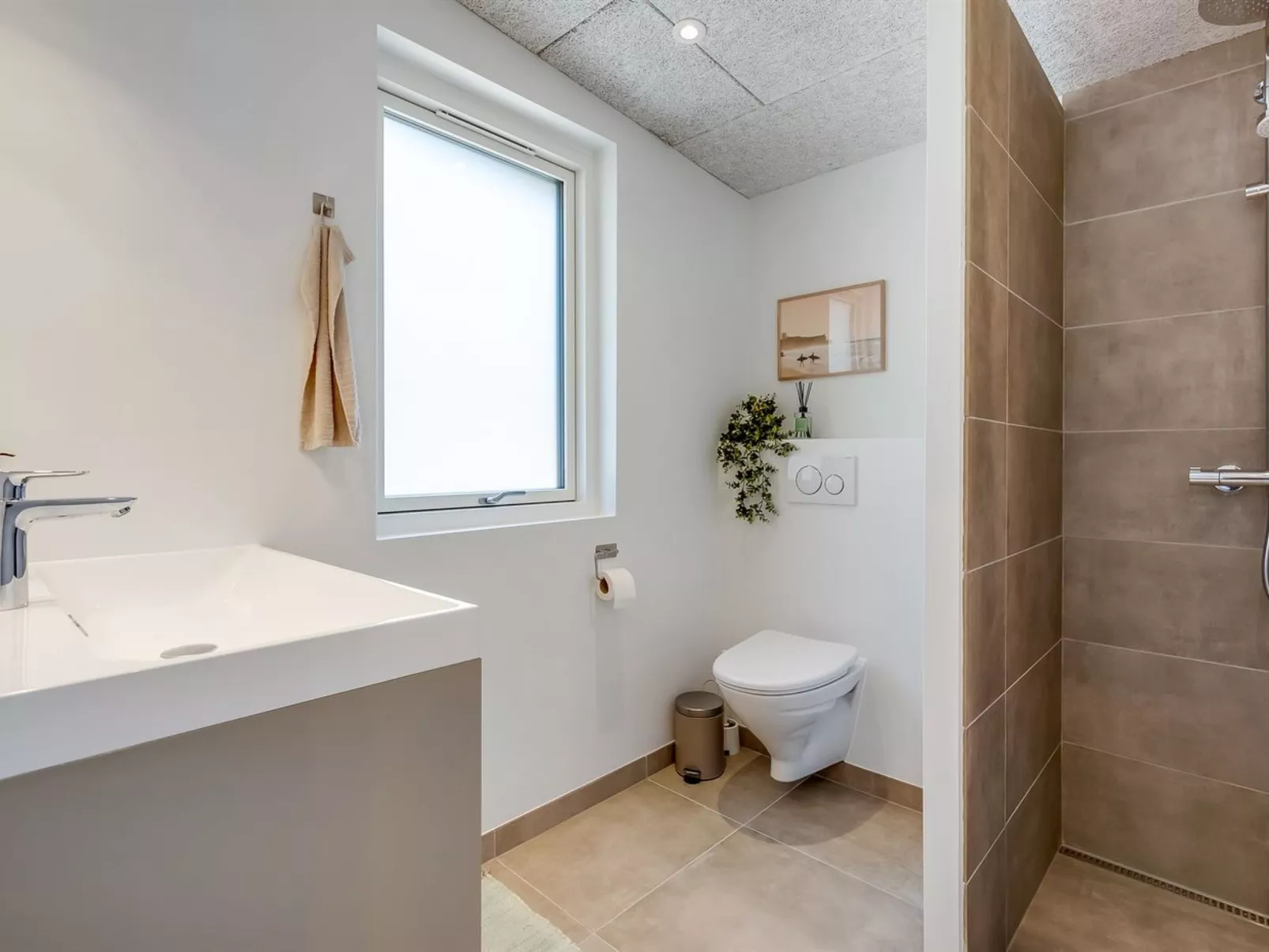 "Arjuna" - 750m from the sea-Inside