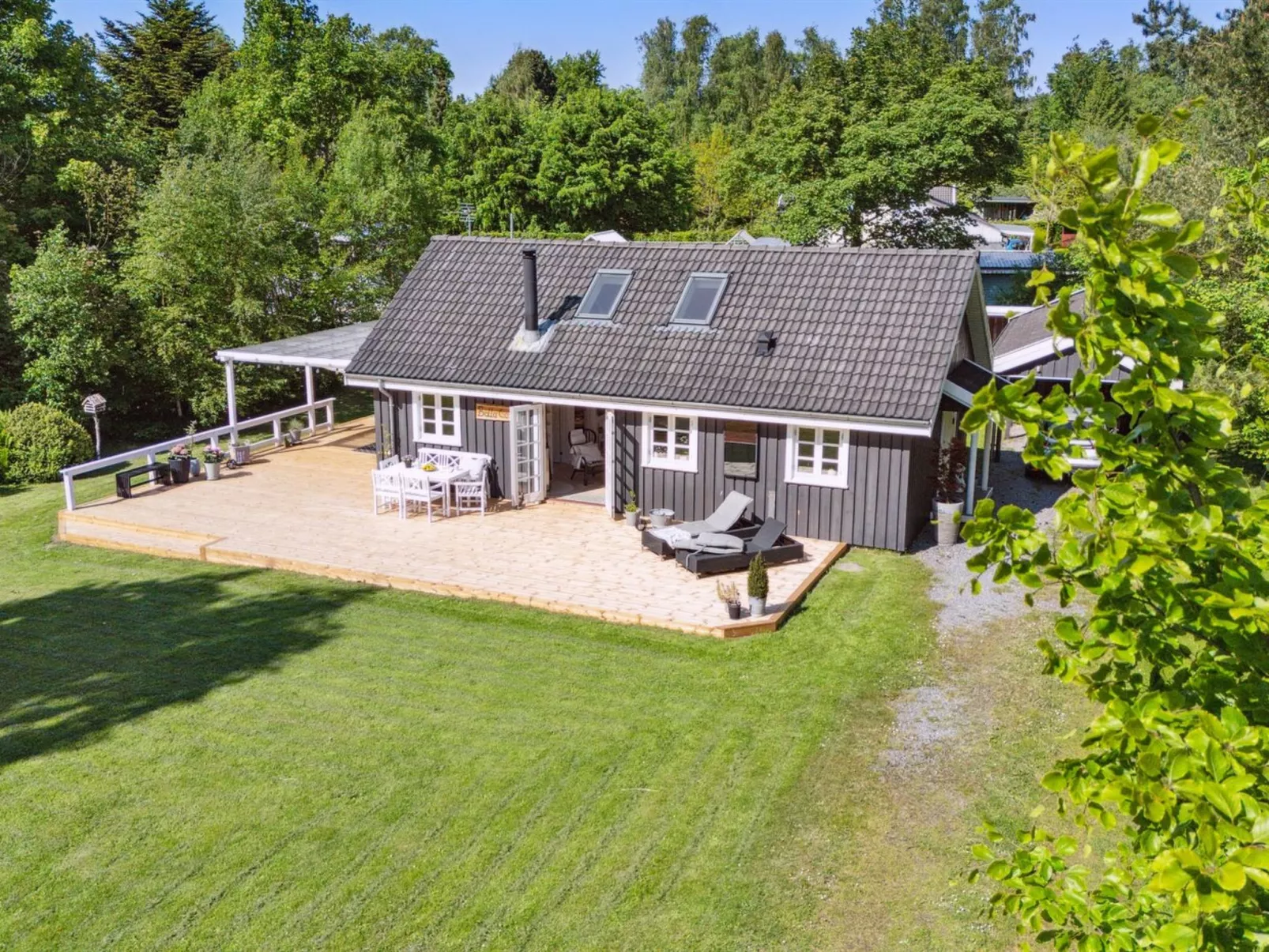 "Veljan" - 1.2km from the sea-Draußen