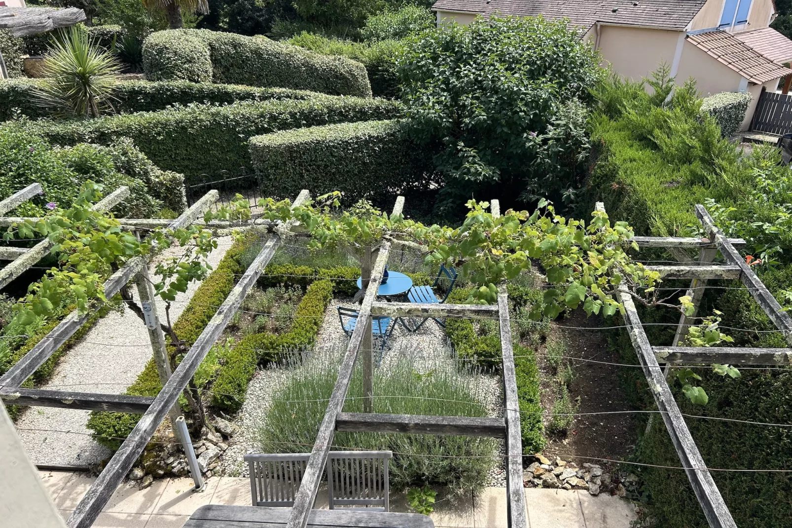 Sur la Cave-Aussicht Sommer