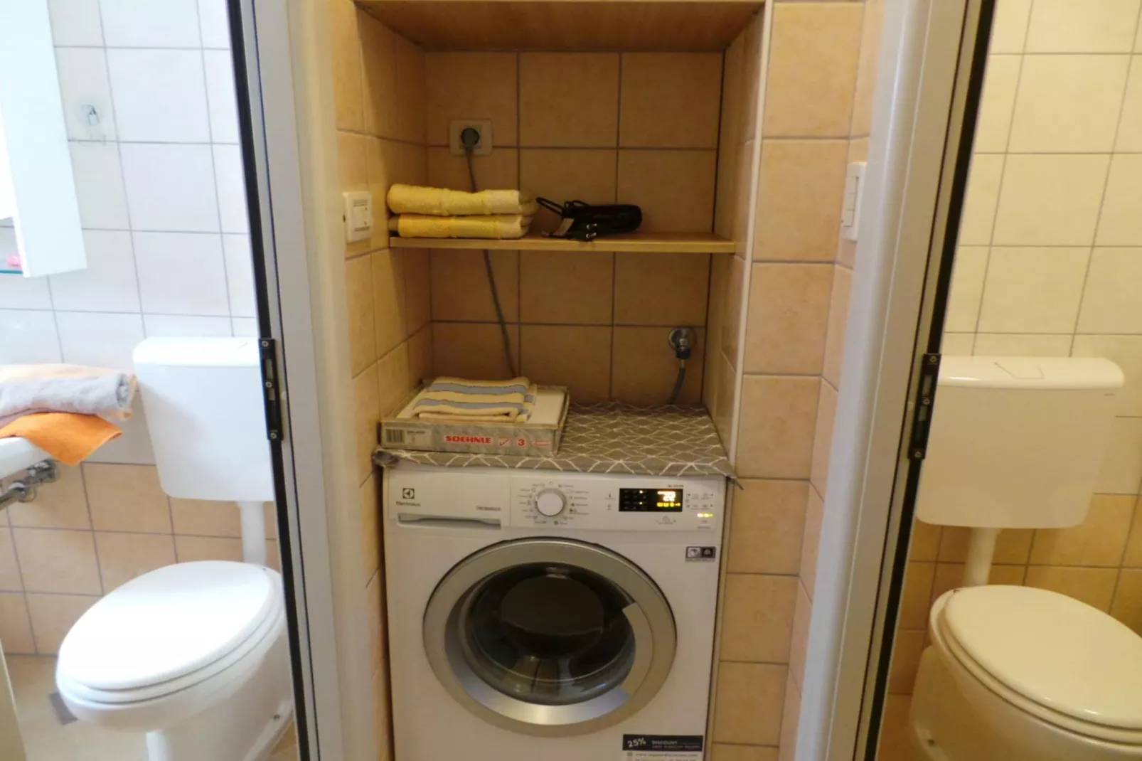 Superb Lovran Apartments with Sea Views - One Bedroom Apartment with Balcony-Badezimmer