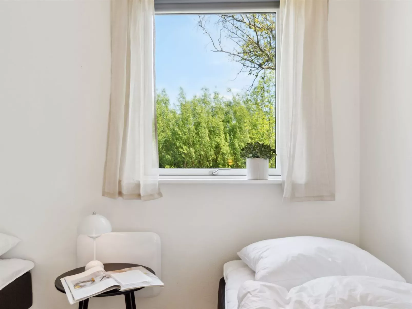 "Annabeth" - 850m from the sea-Inside