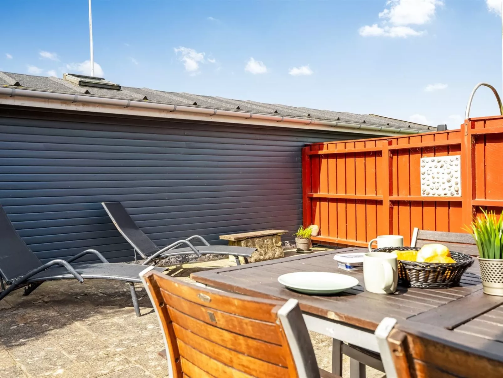 "Blia" - 120m to the fjord-Draußen