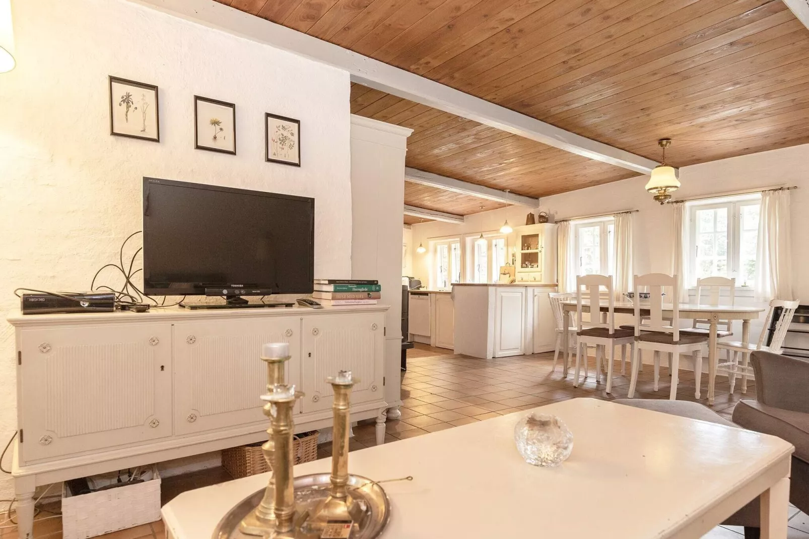 Family cottage for eight guests - Indoor