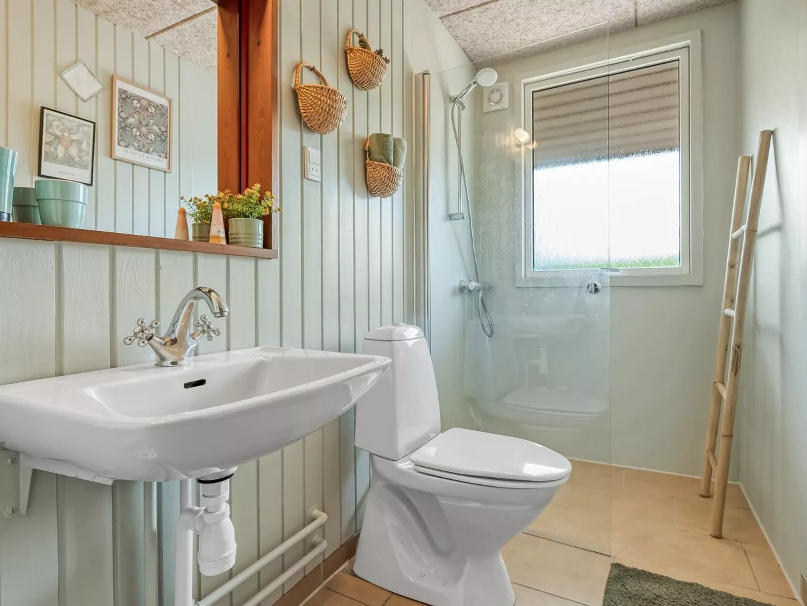 "Yma" -  from the sea-Inside