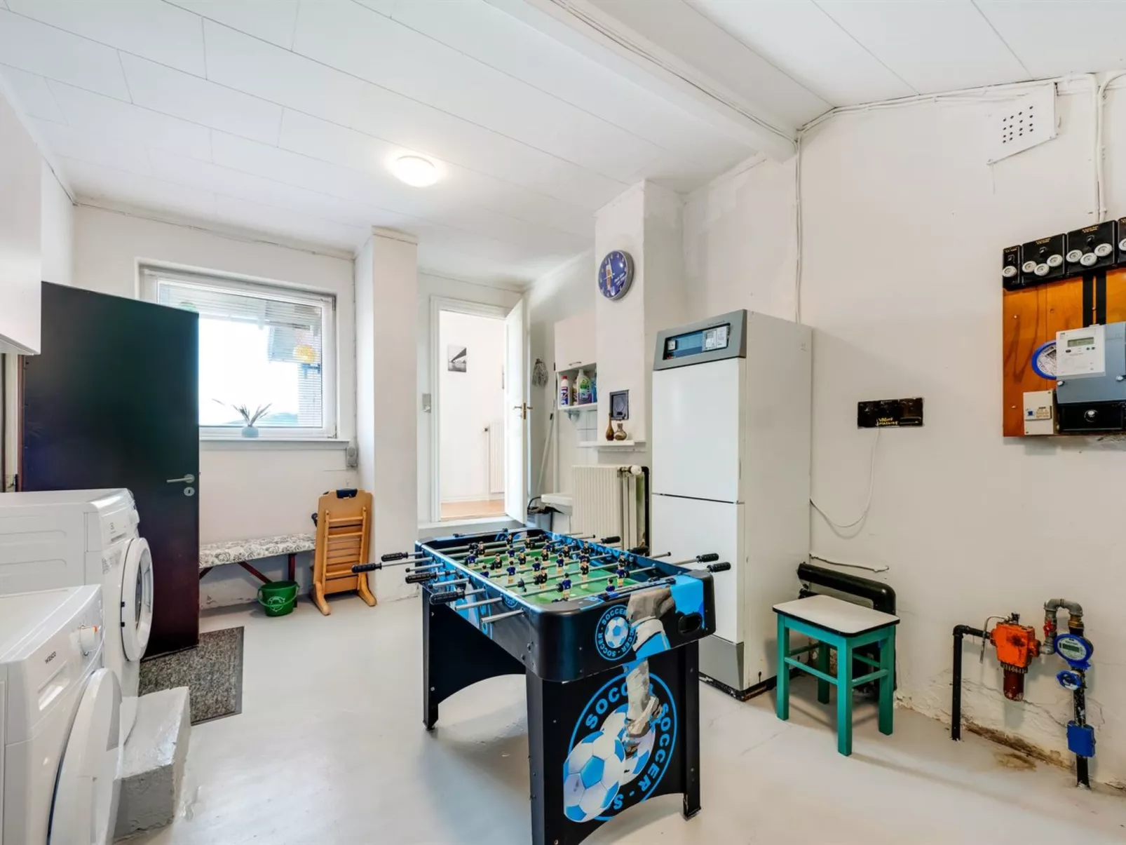 "Svein" - 500m to the fjord-Drinnen