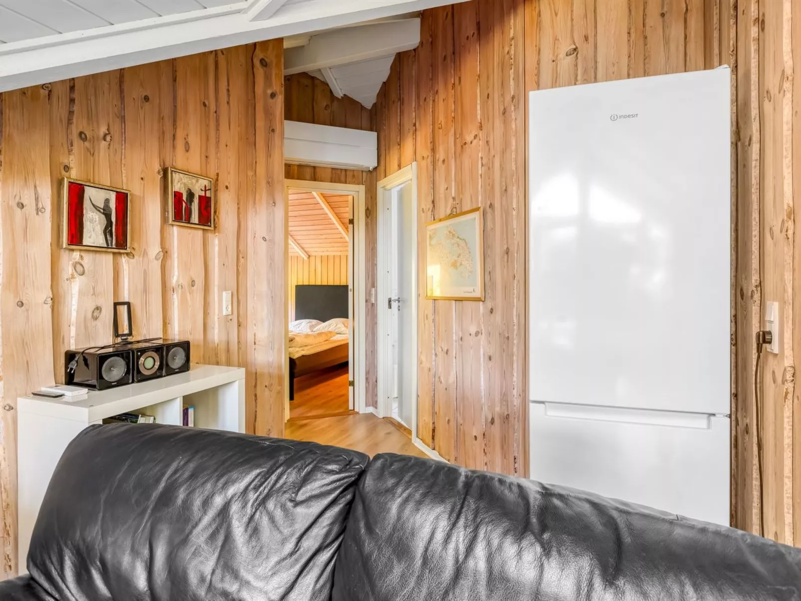 "Kai" - 400m from the sea-Drinnen