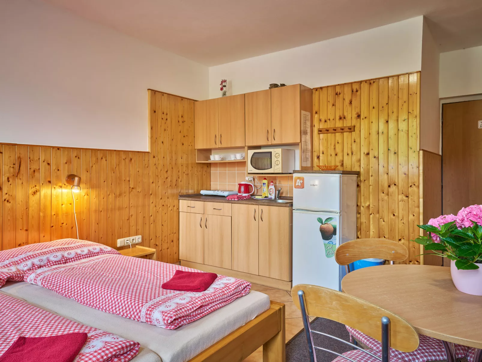 U Švýcarského dvora I-Dedans