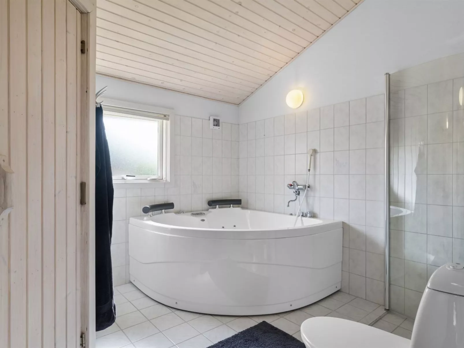 "Frederikke" - 875m from the sea-Inside