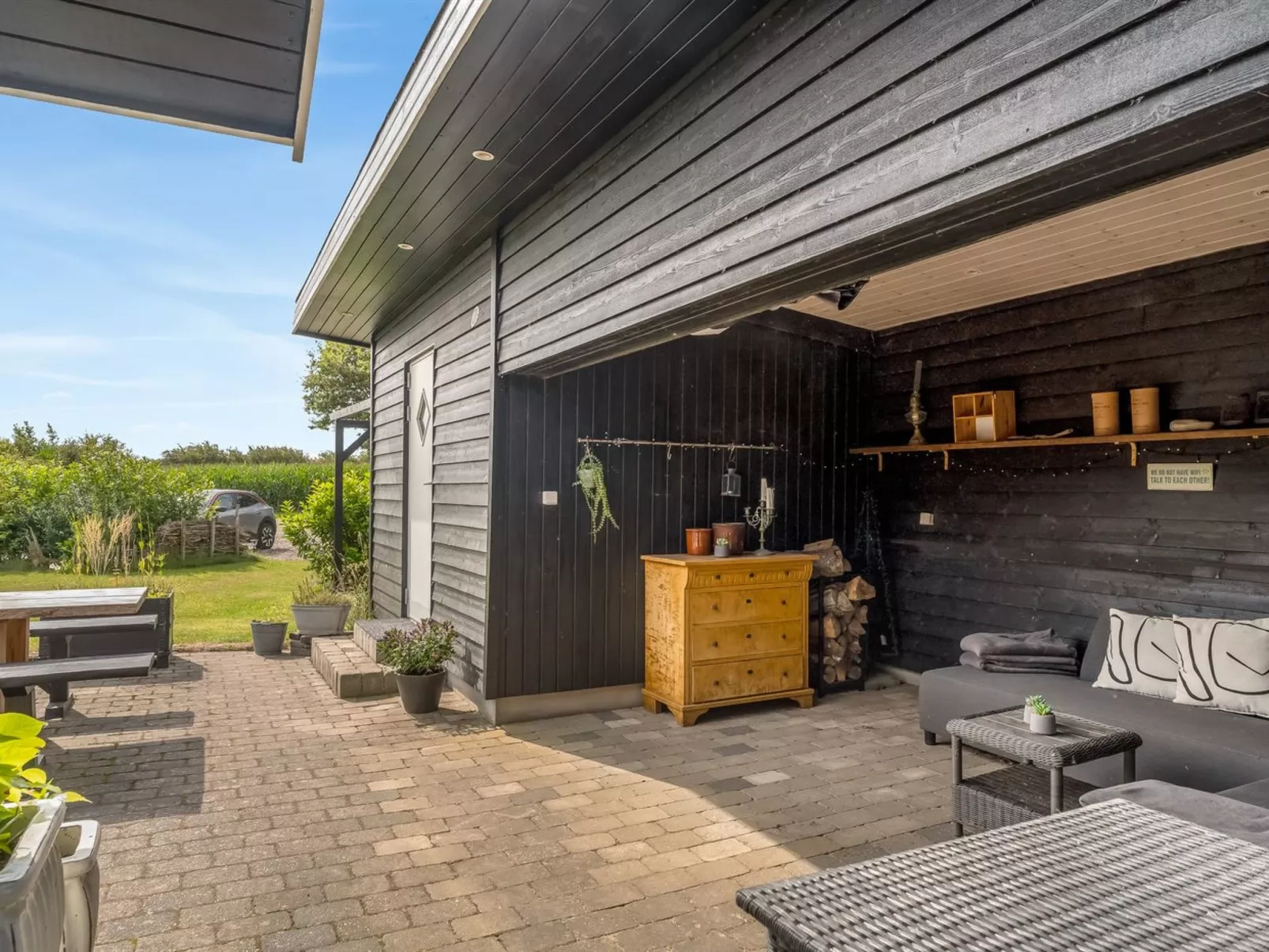 "Diderik" - 20m to the fjord-Outside