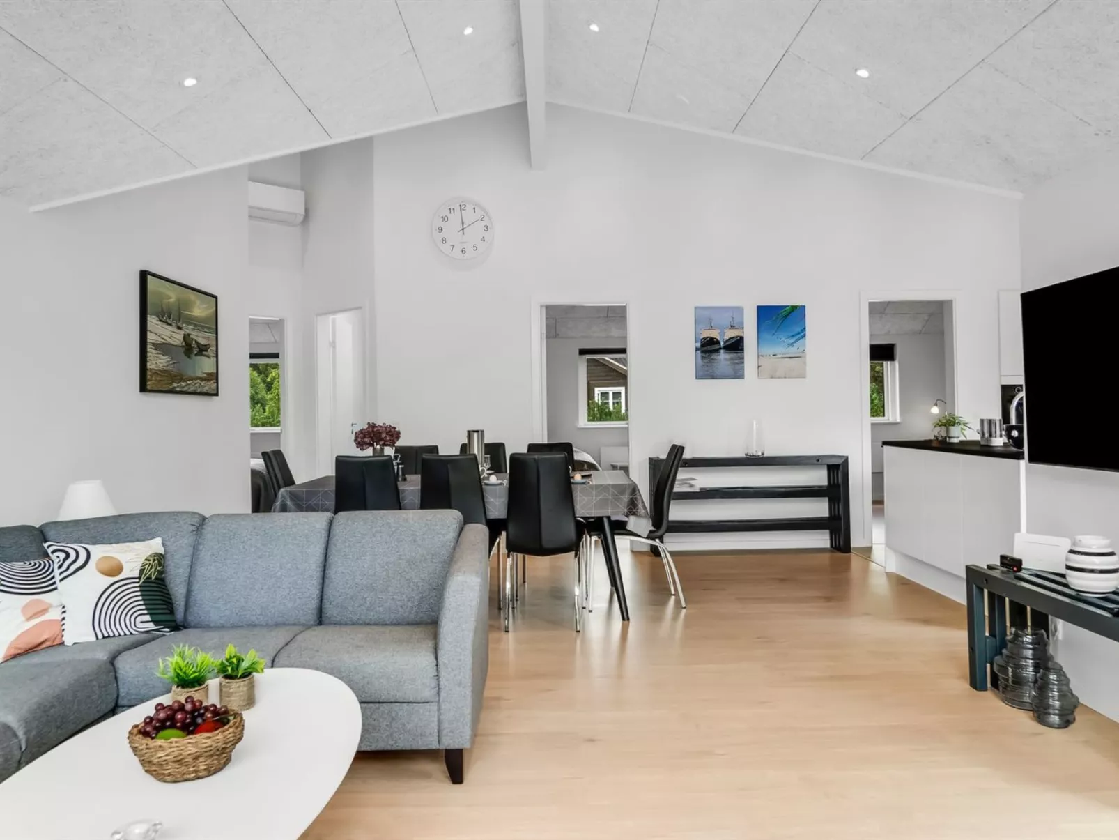 "Abiorn" -  from the sea-Dedans