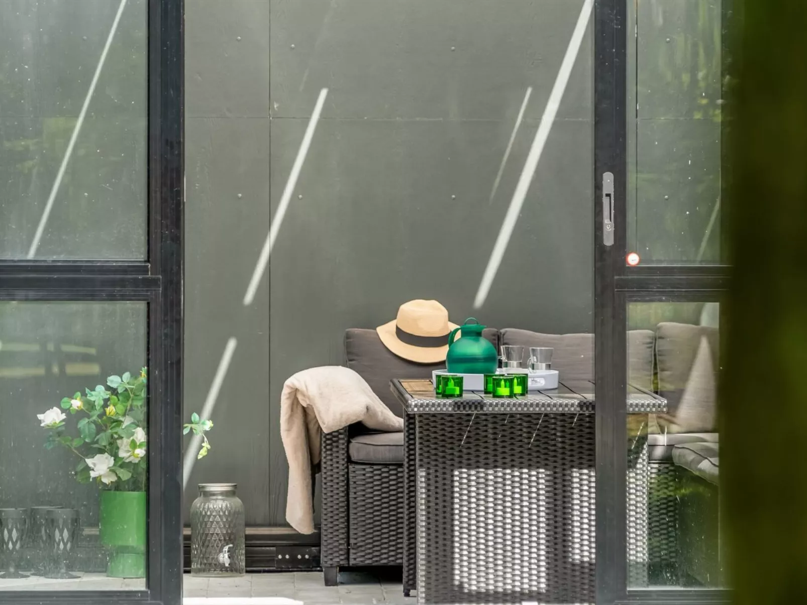 "Swarthofthi" - 340m to the fjord-Dedans