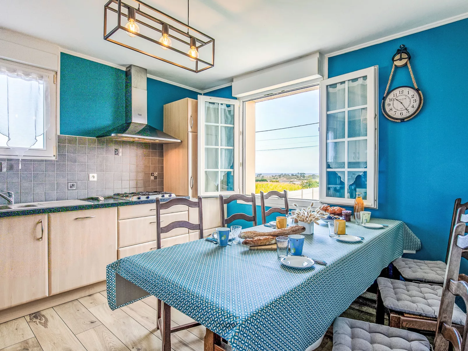 Entre Terre et Mer-Drinnen