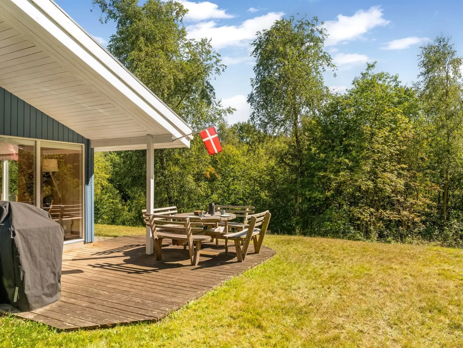 "Elizabeth" - 150m to the fjord-Draußen