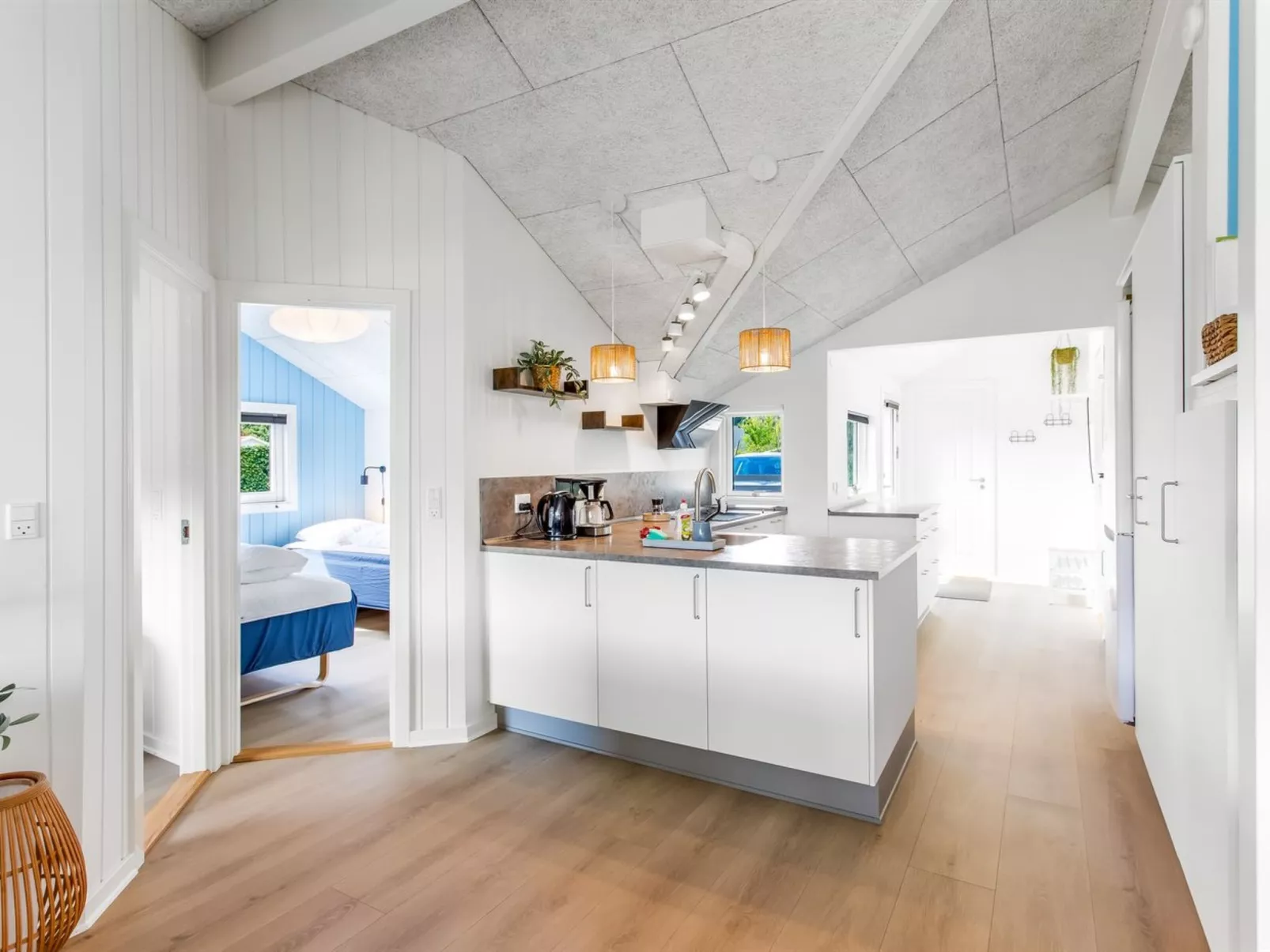 "Eisa" - 75m from the sea-Inside