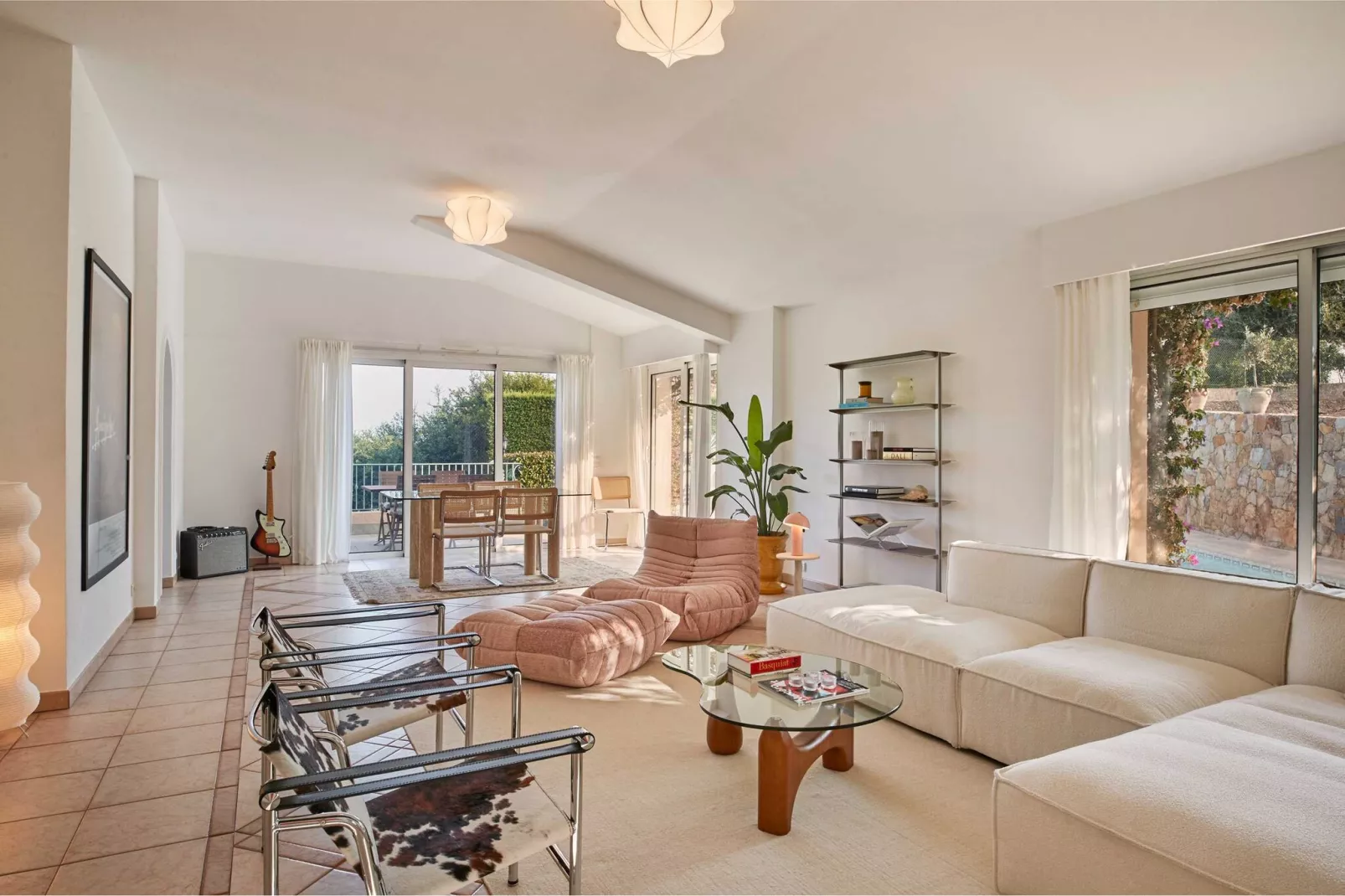 AP-652-PERTUADES-Untagged