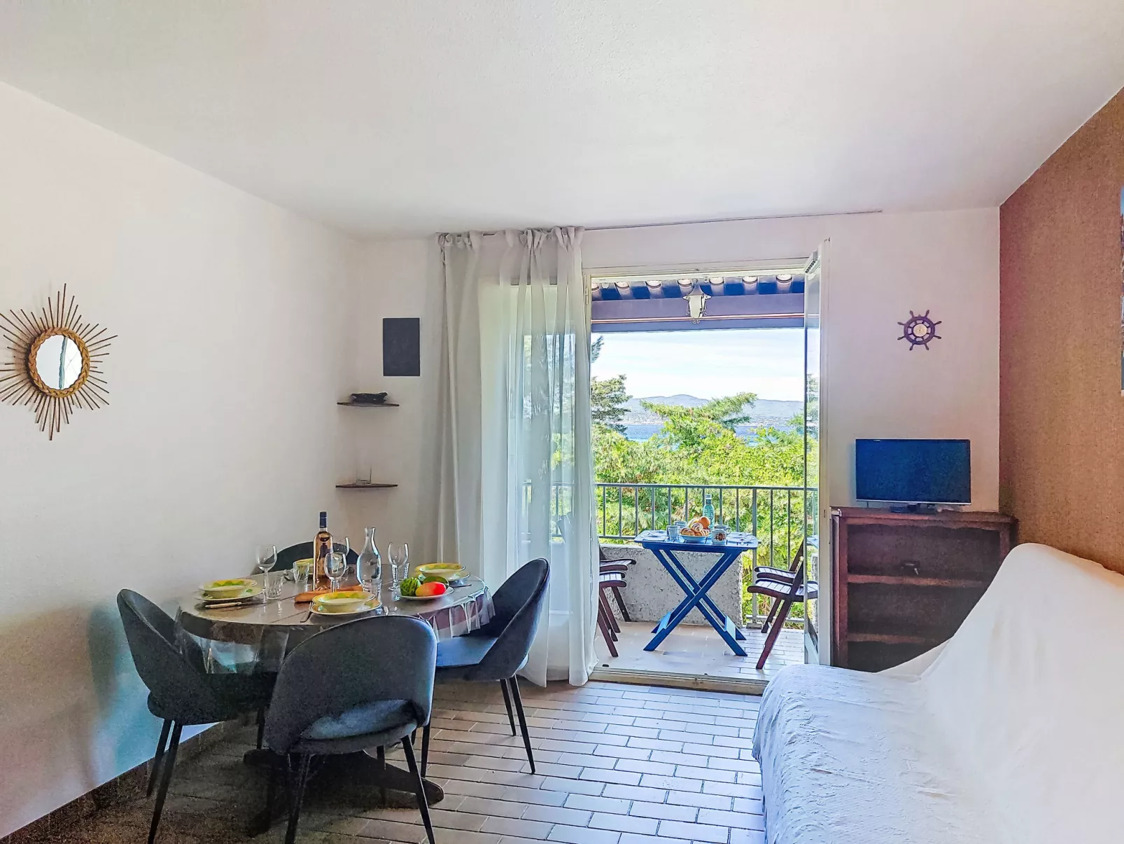 Les Aigues Marines-Dedans