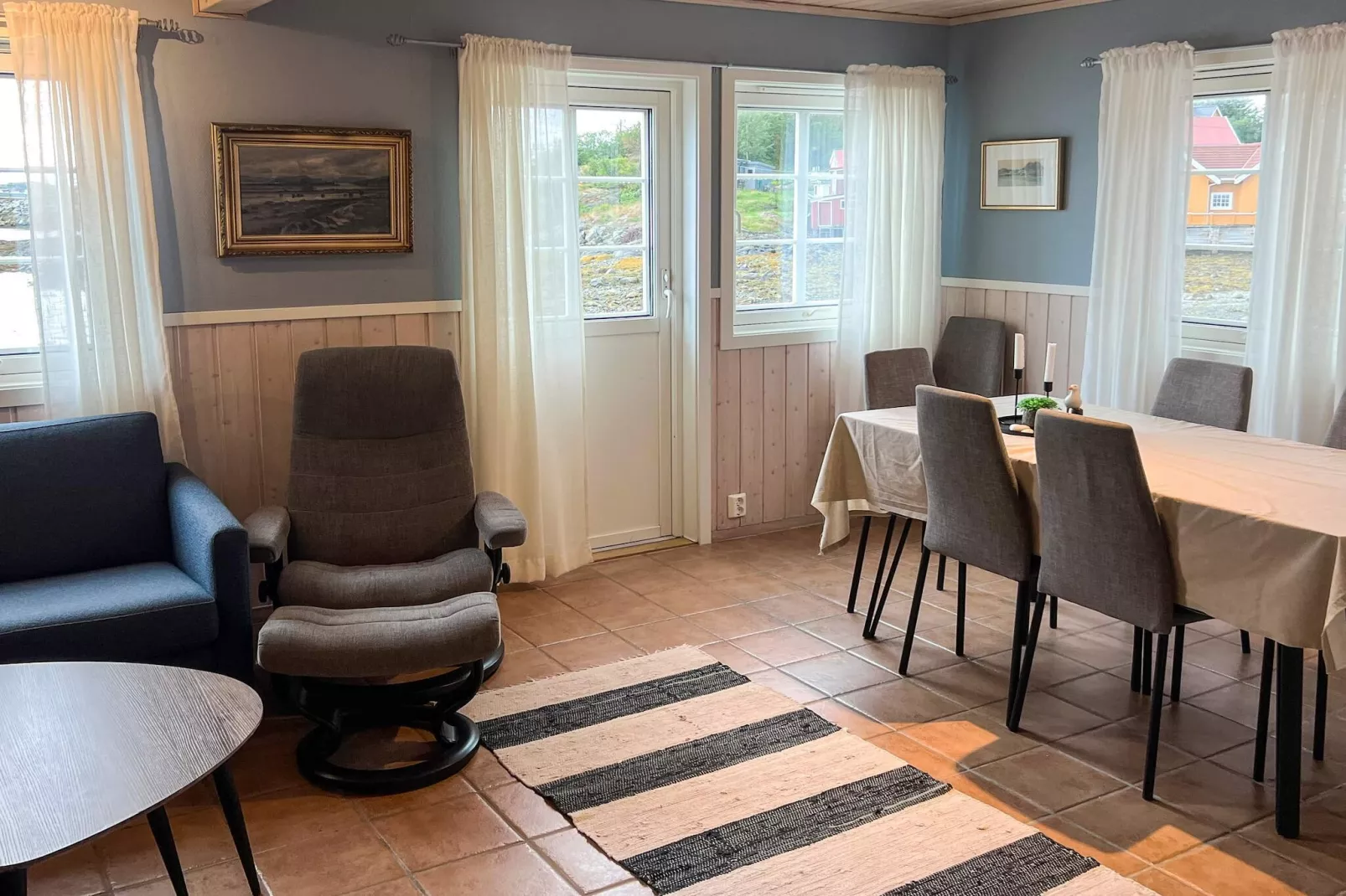 Retraite en bord de mer avec bateaux et pêche