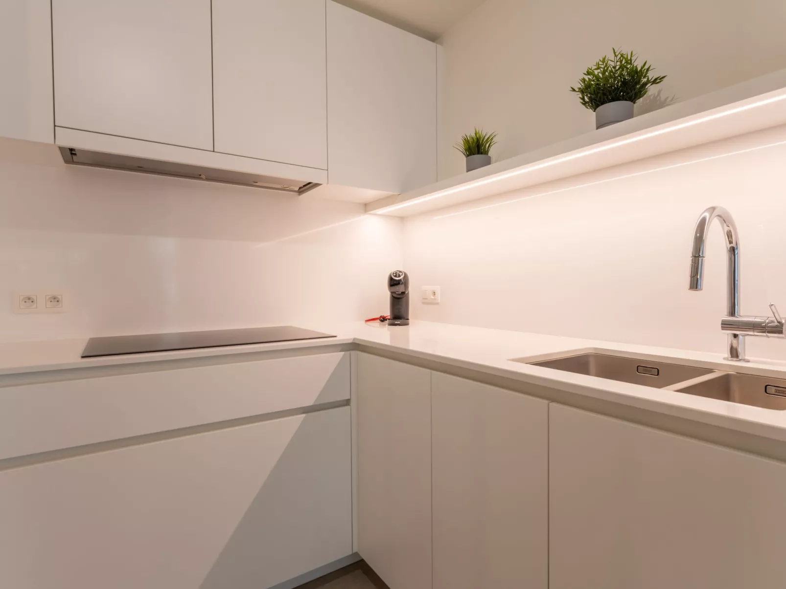 C-Dream I with lateral seaview-Drinnen