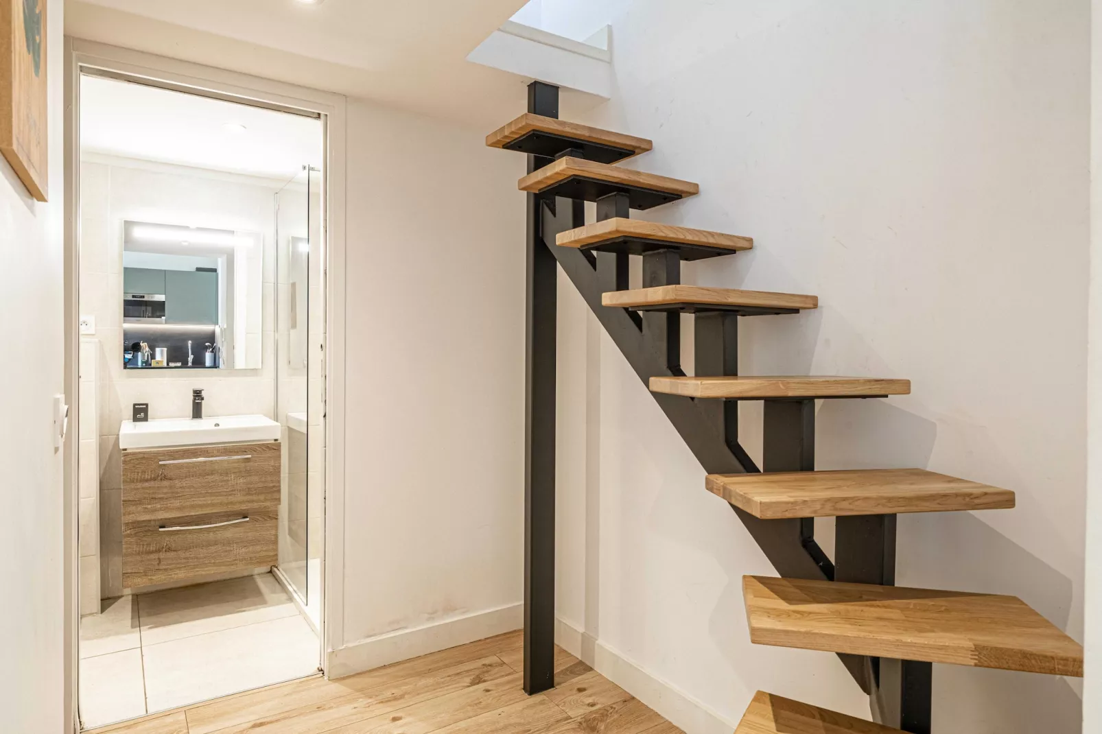 GF-11-GARIBALDI-101-Bathroom