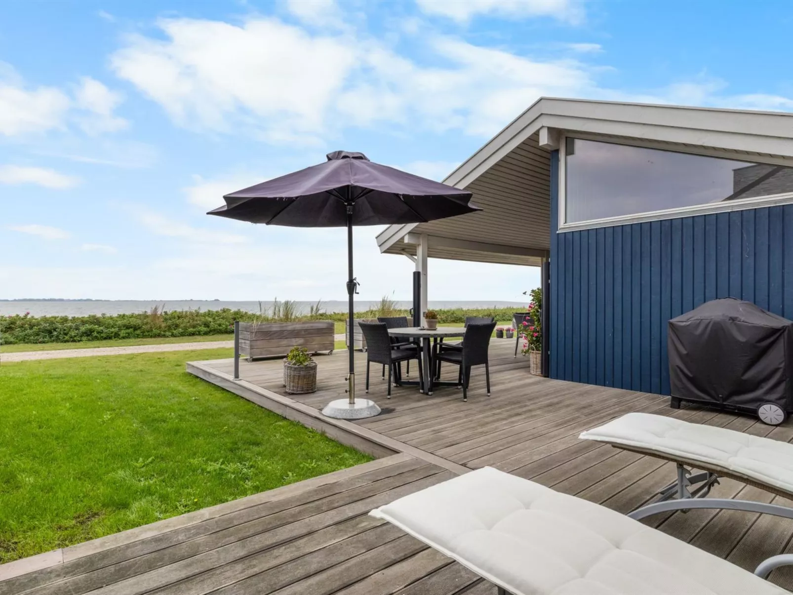 "Gertje" - 20m from the sea-Outside