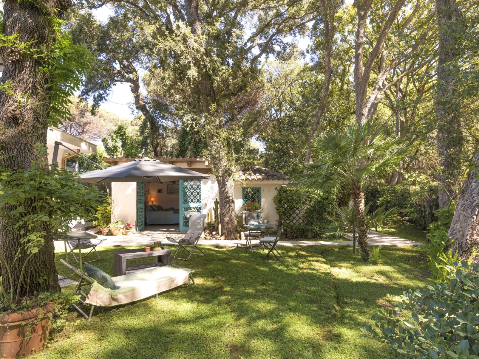 La casina nel bosco-Draußen