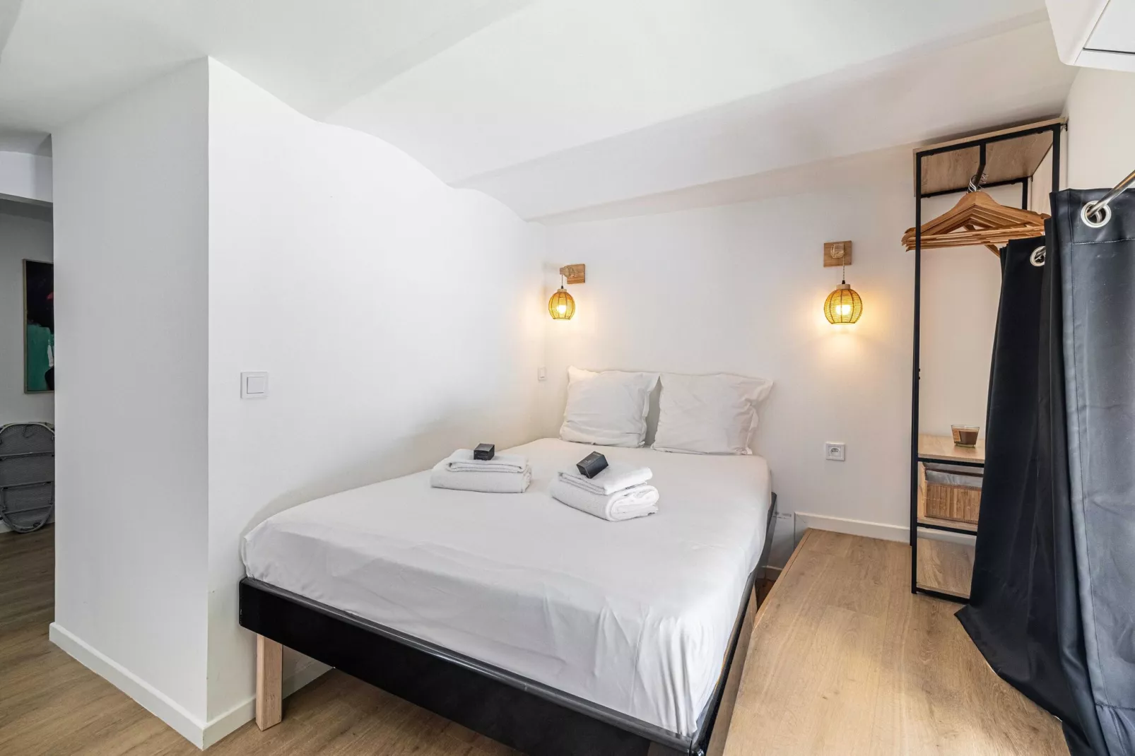 AP-8-GRAGLIA-D-Untagged