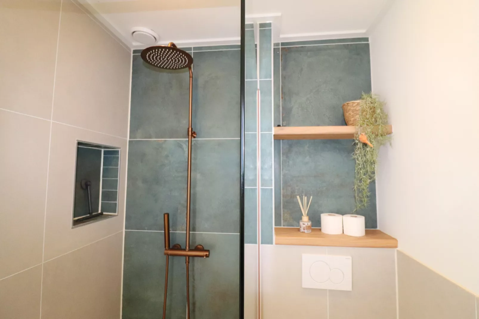 By Mosk 2-Badezimmer