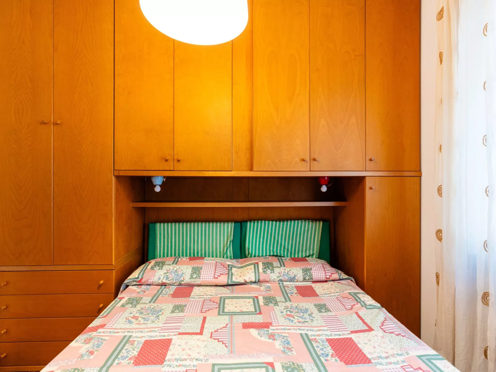 Due passi dal mare-Drinnen