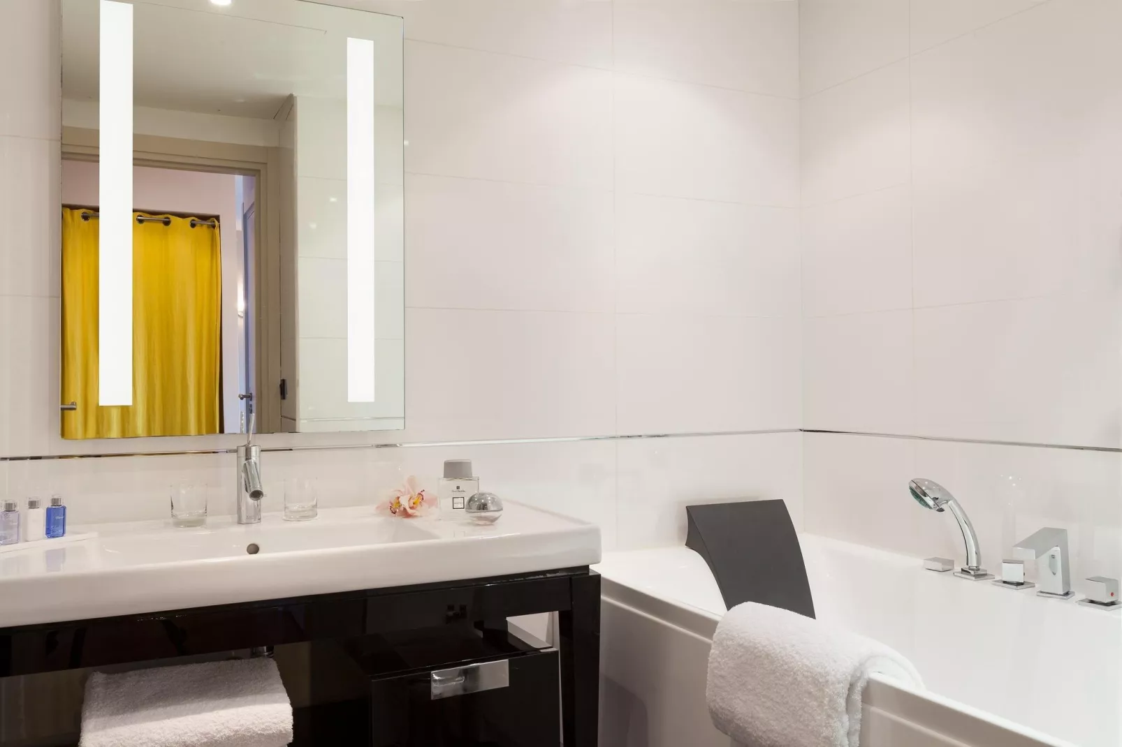 NEHÔ SUITES CANNES CROISETTE - Presidental suite with terrace-Badezimmer