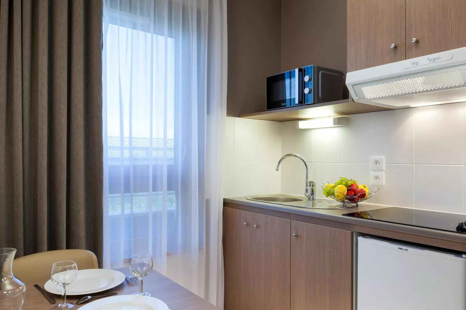 NEHÔ SUITES PORTE DE GENEVE - 1-Bedroom Apartment-Kitchen