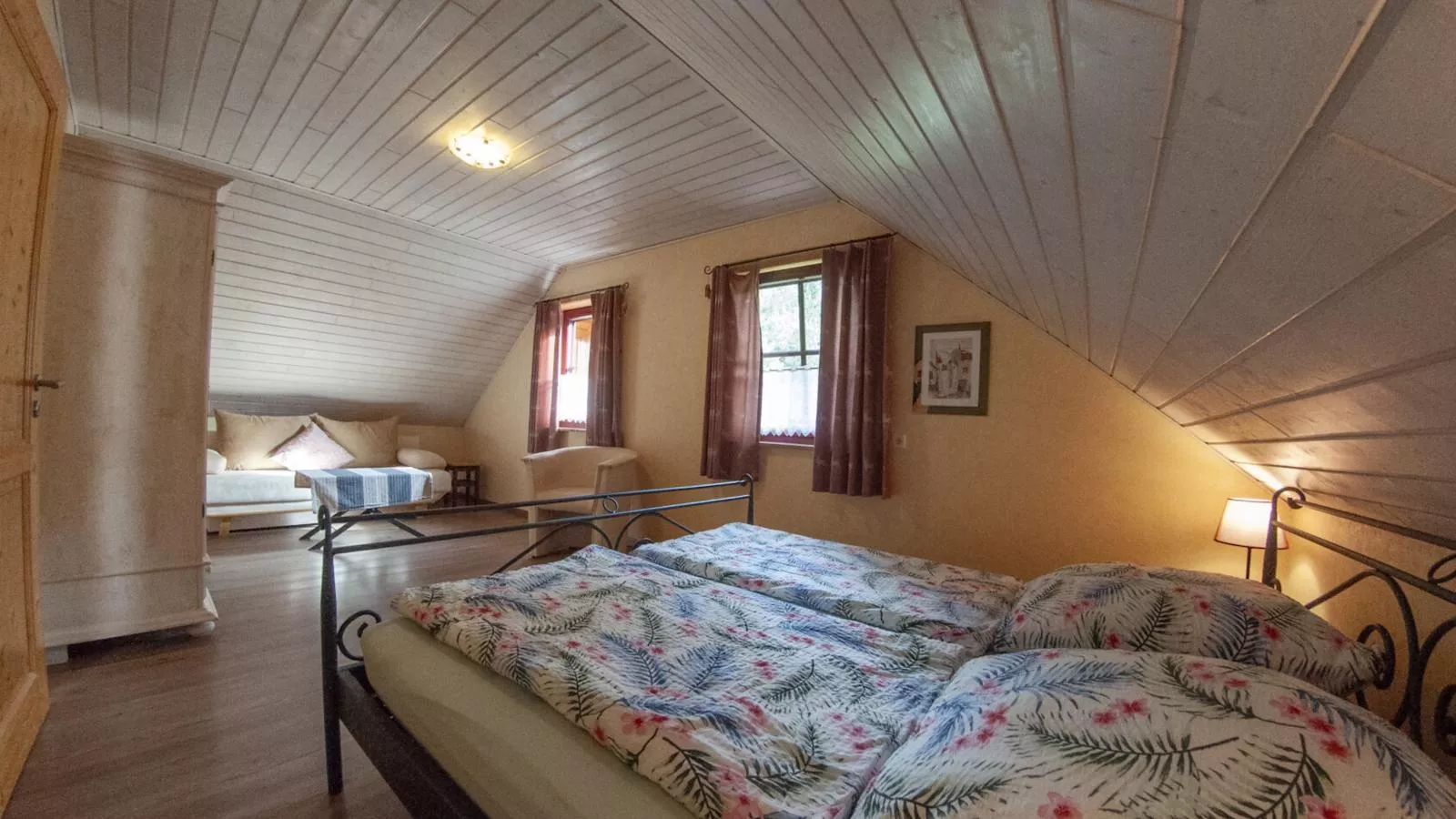 Naturstammhaus-Schlafzimmer