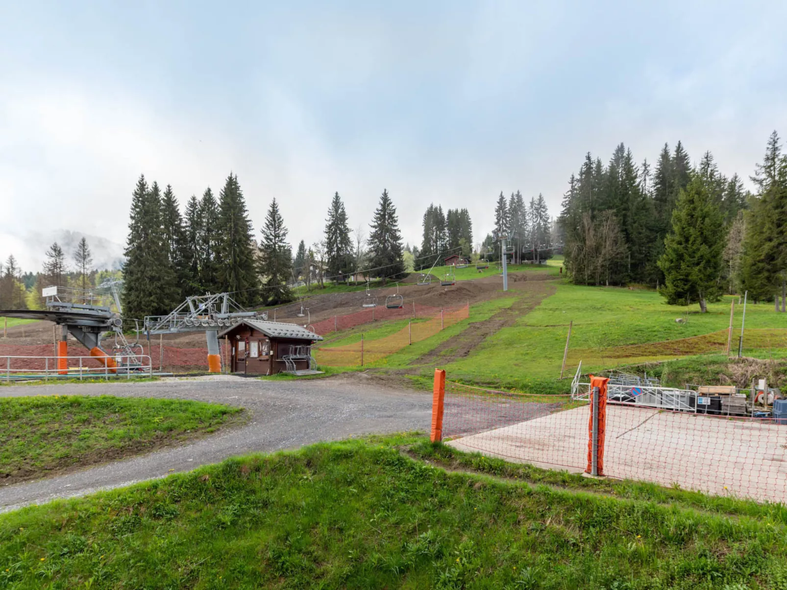 Grand Morillon-Outside