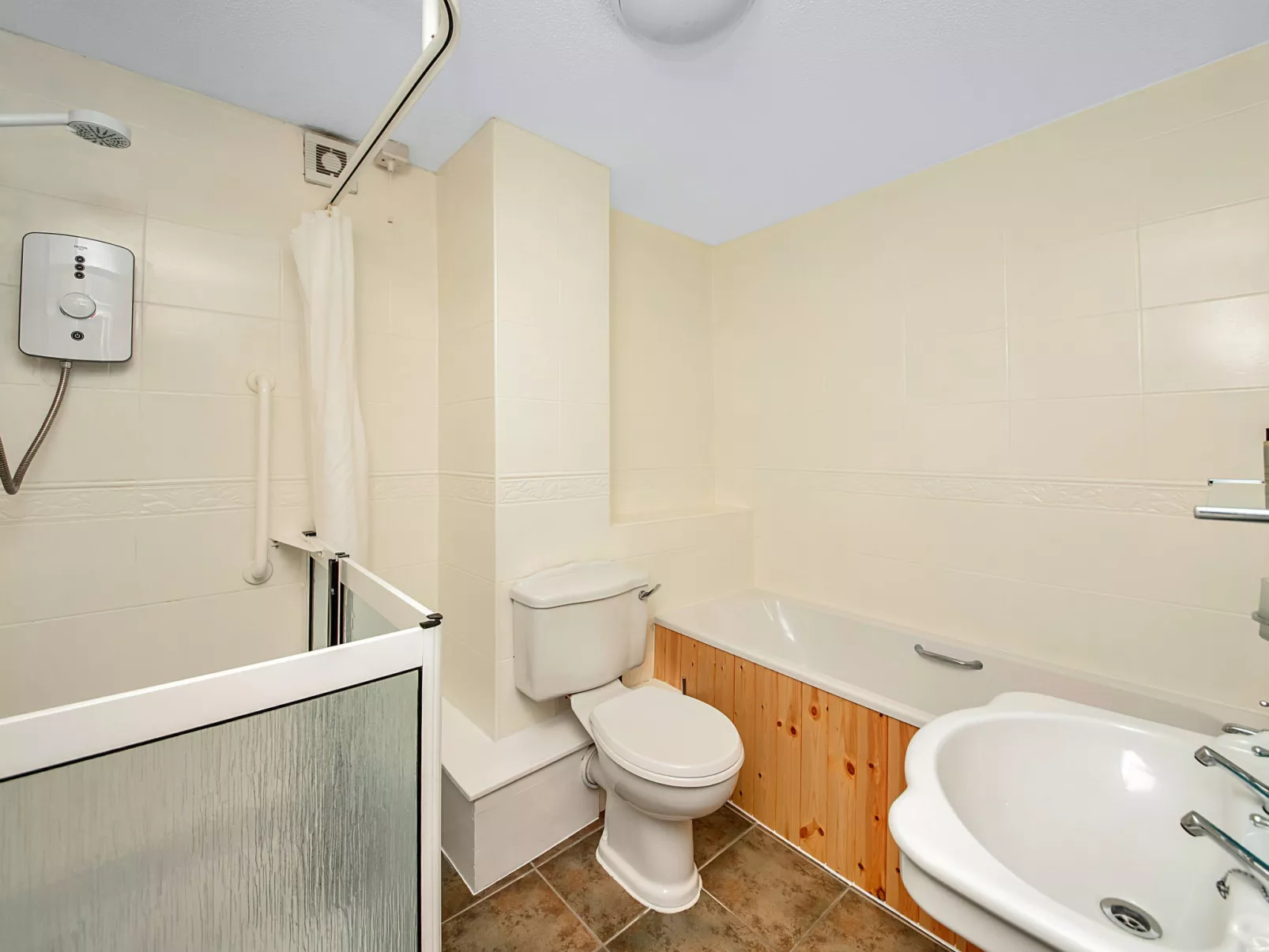 Kilburn Hall Apt-Inside