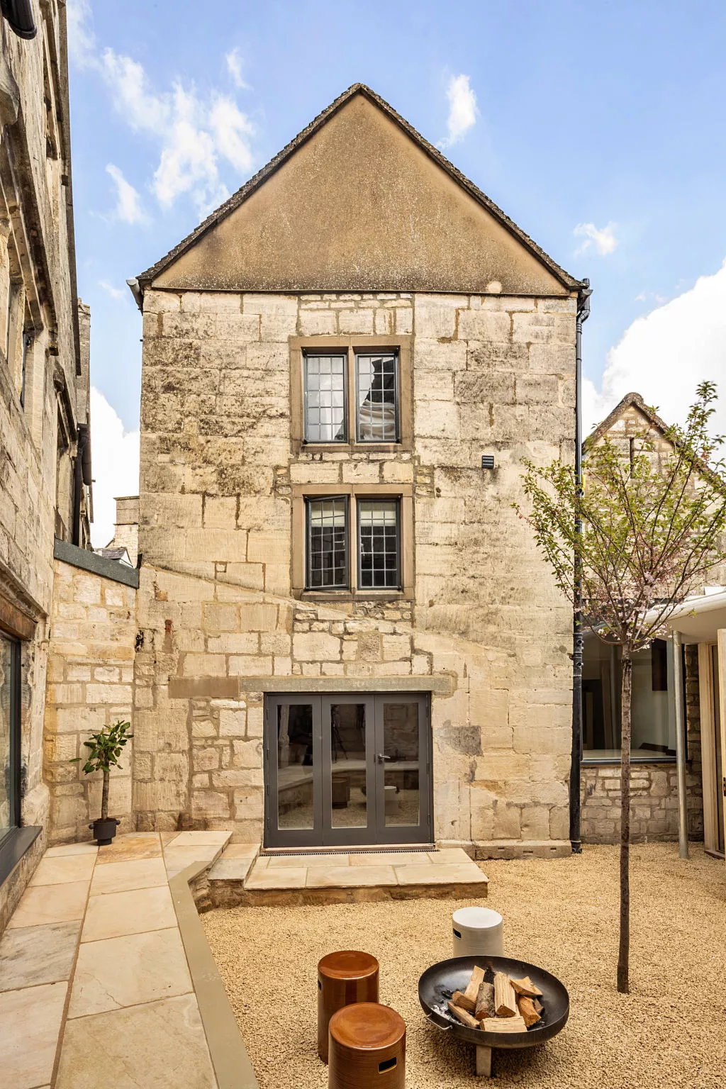 ARC Painswick-Outside