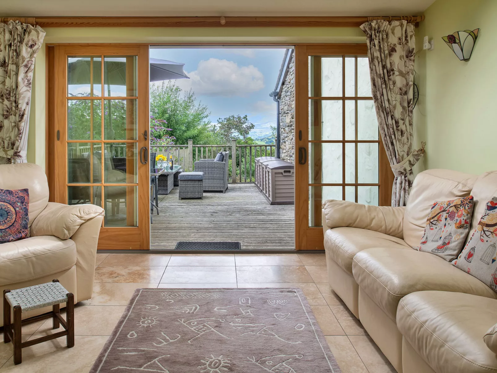 Buzzards View-Dedans