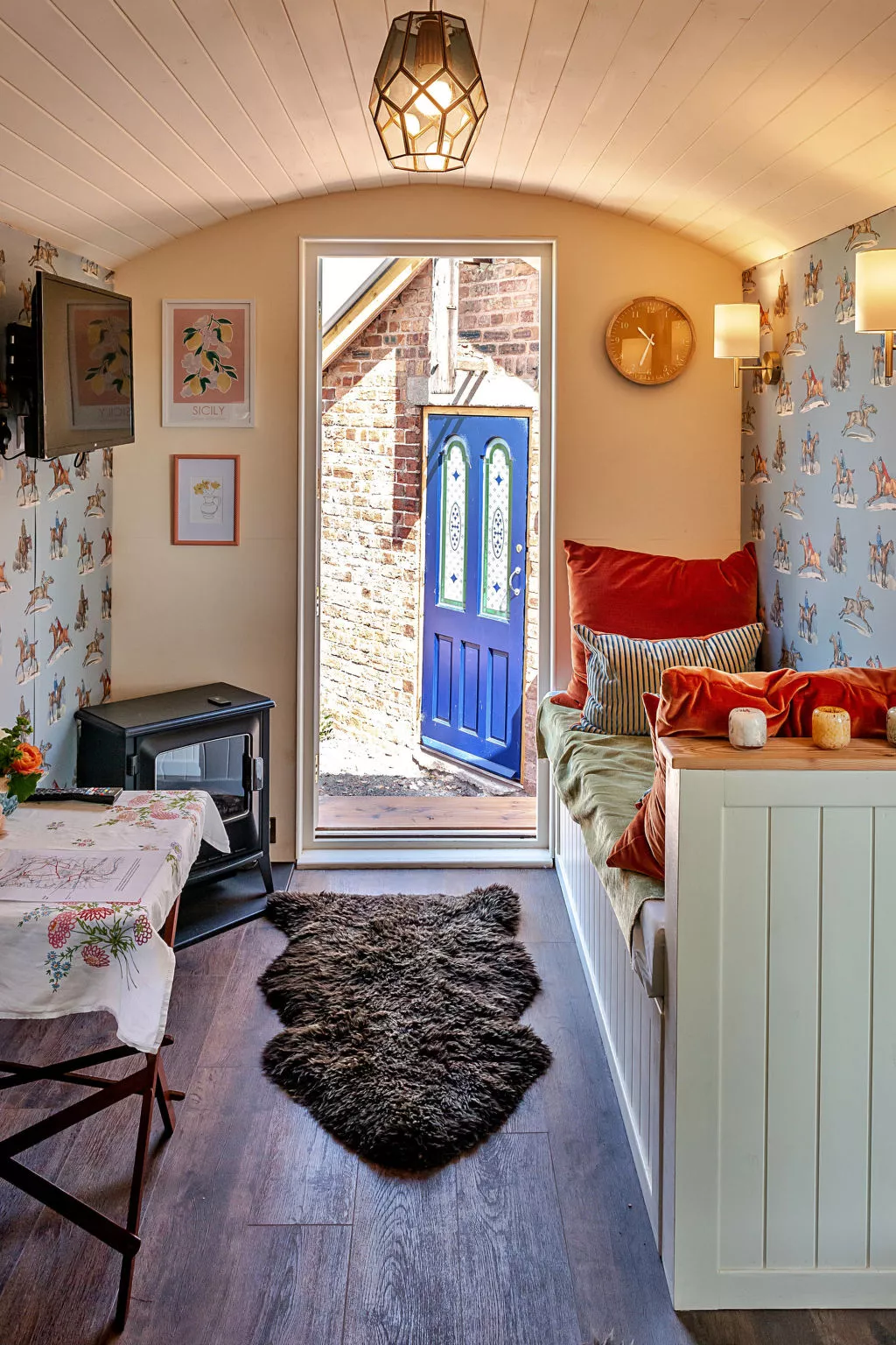 Shrawardine Train Carriage-Dedans