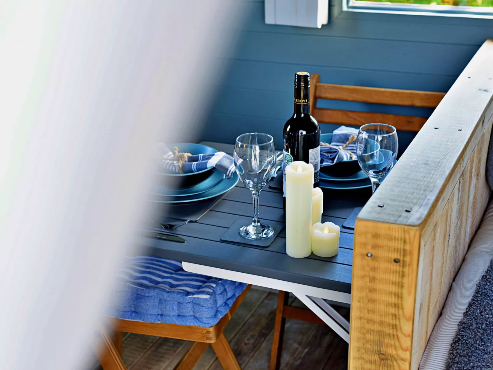 'Susanna' Poachers Hut-Dedans