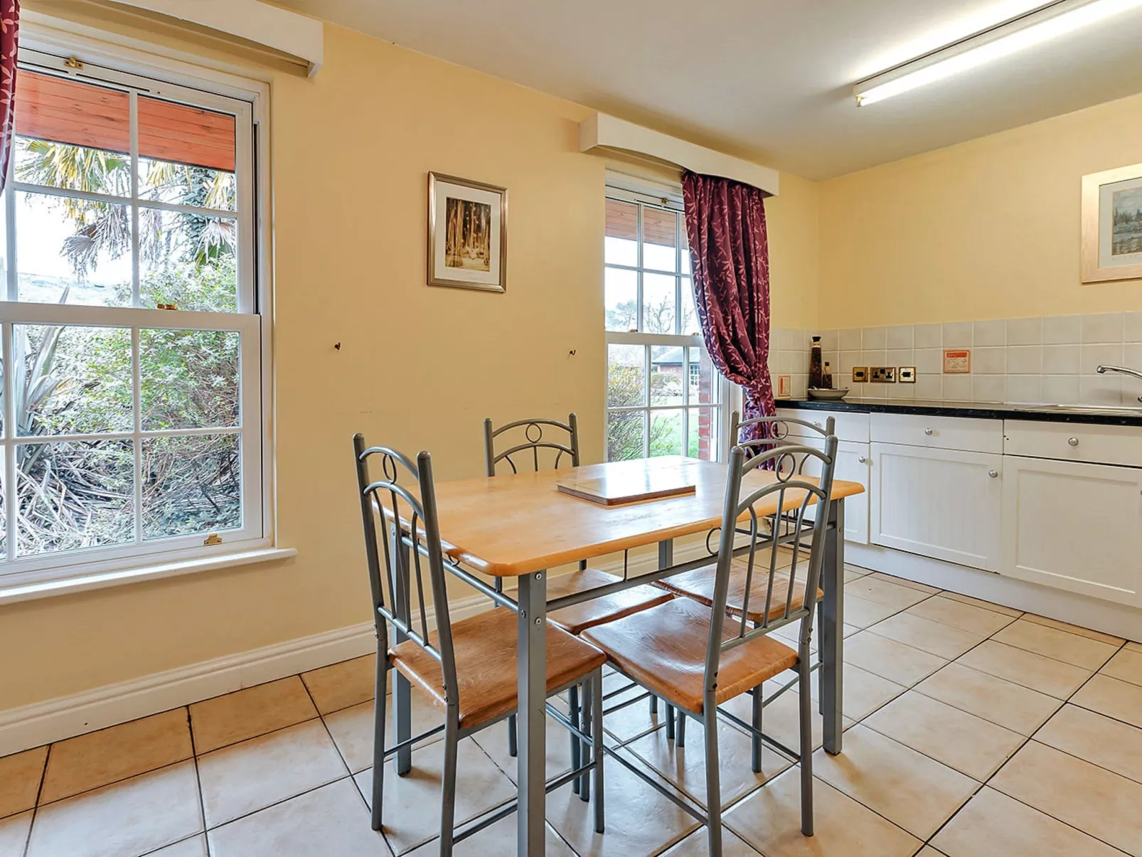 Netley Hall - Angelica-Dedans