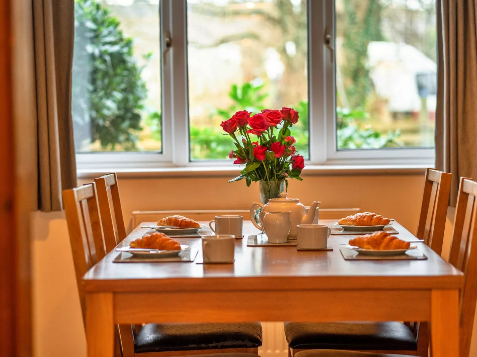 No.1 Gladys' Orchard-Drinnen