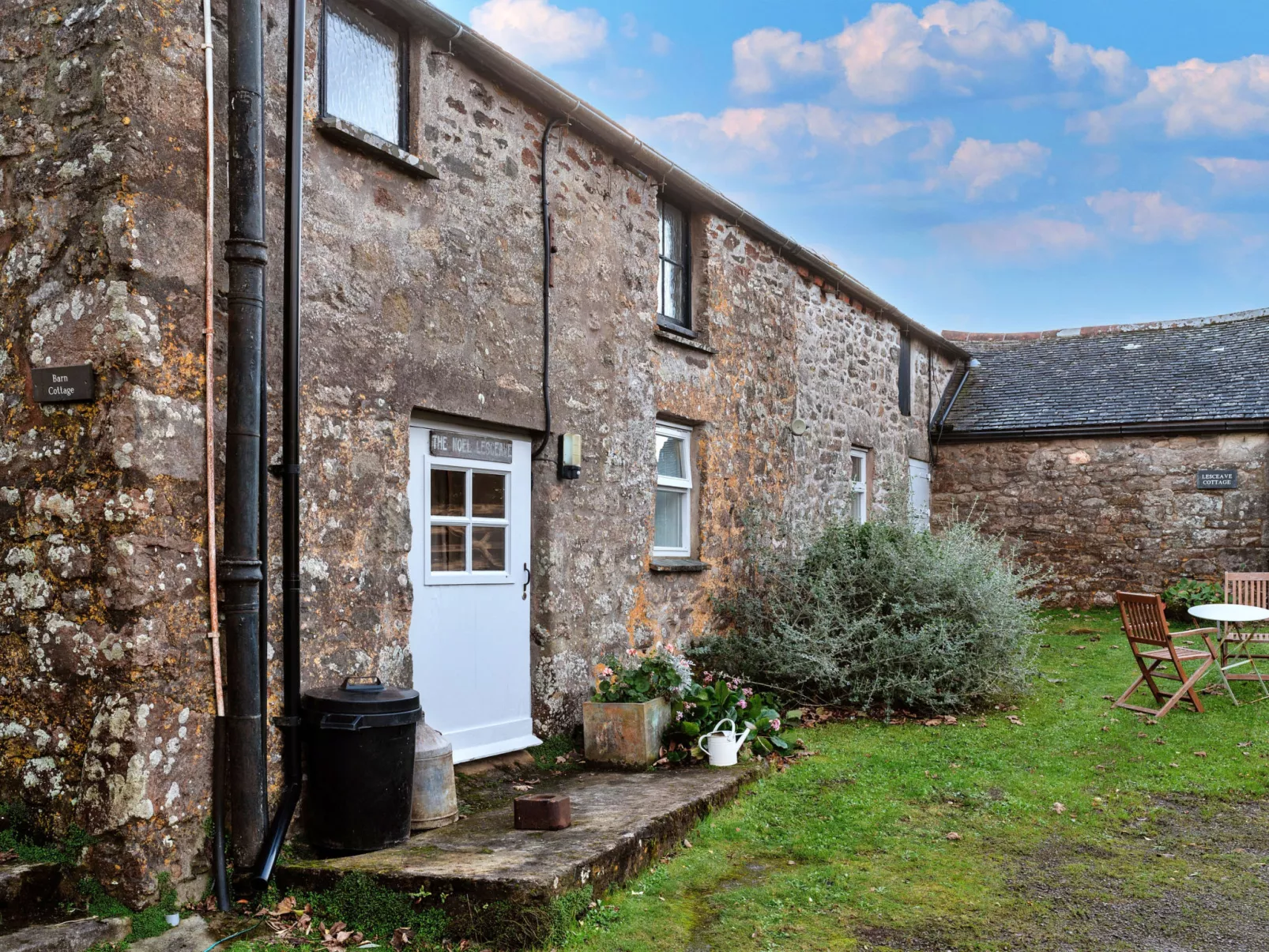 The Noel at Lesceave-Dehors