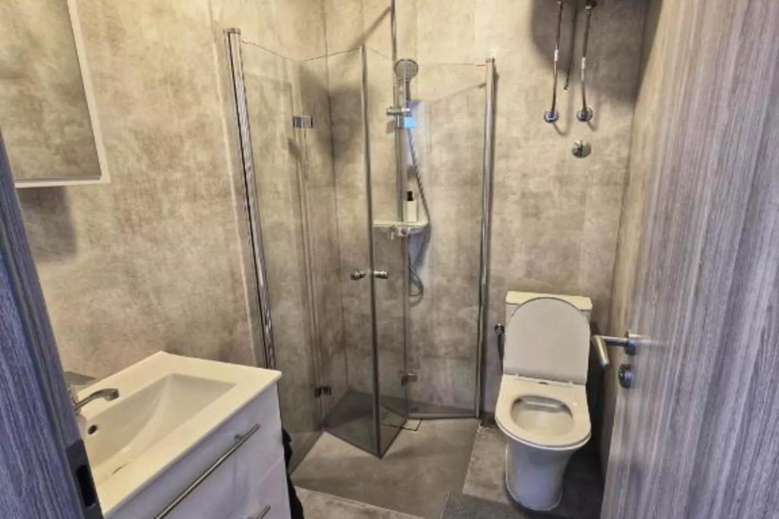 Rooms Burnum - Triple Room 1-Badezimmer