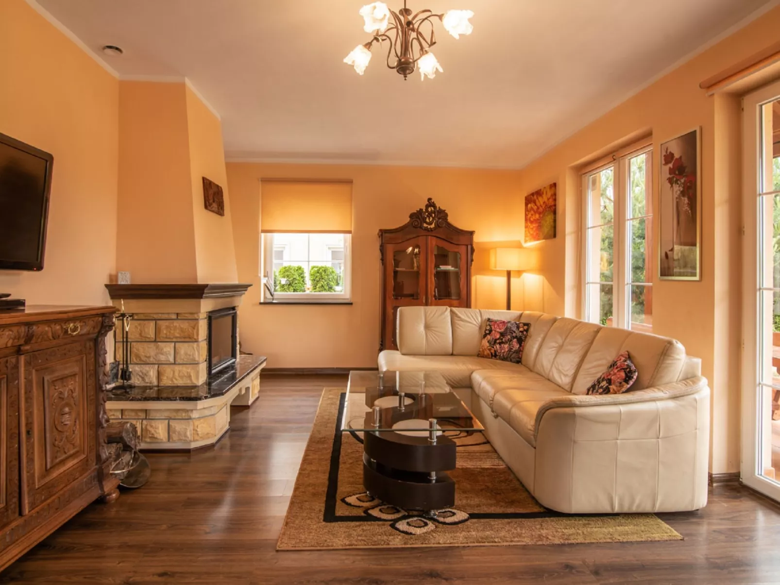 Villa von Valdi-Drinnen