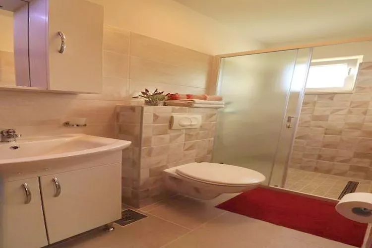 Apartments Clementina Sunrise-Standard Studio Apartment (RED)-Bathroom