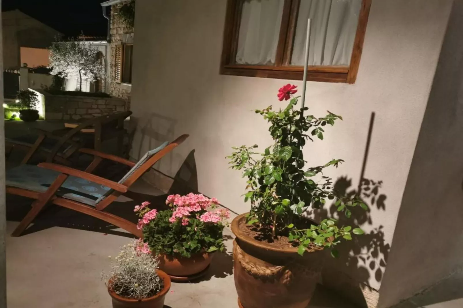 Two bedroom apartment ( Second floor) -(A2)-Im Freien