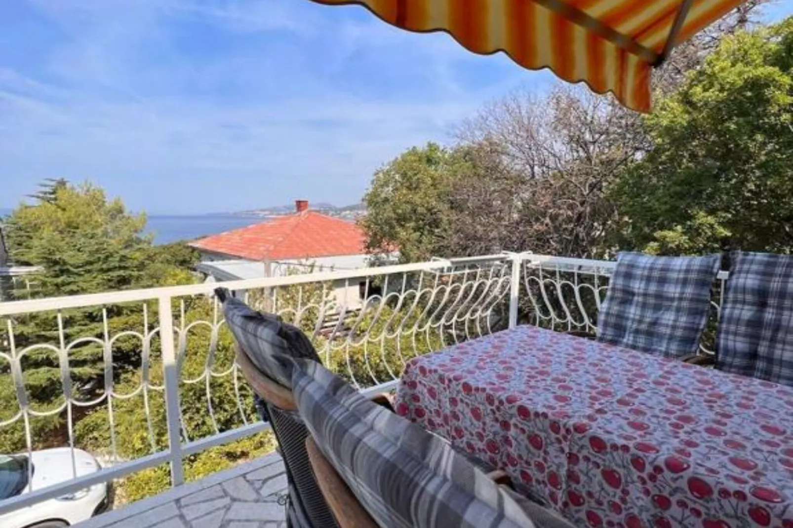 One-Bedroom Apartment With Sea View (A)-Terrace balcony