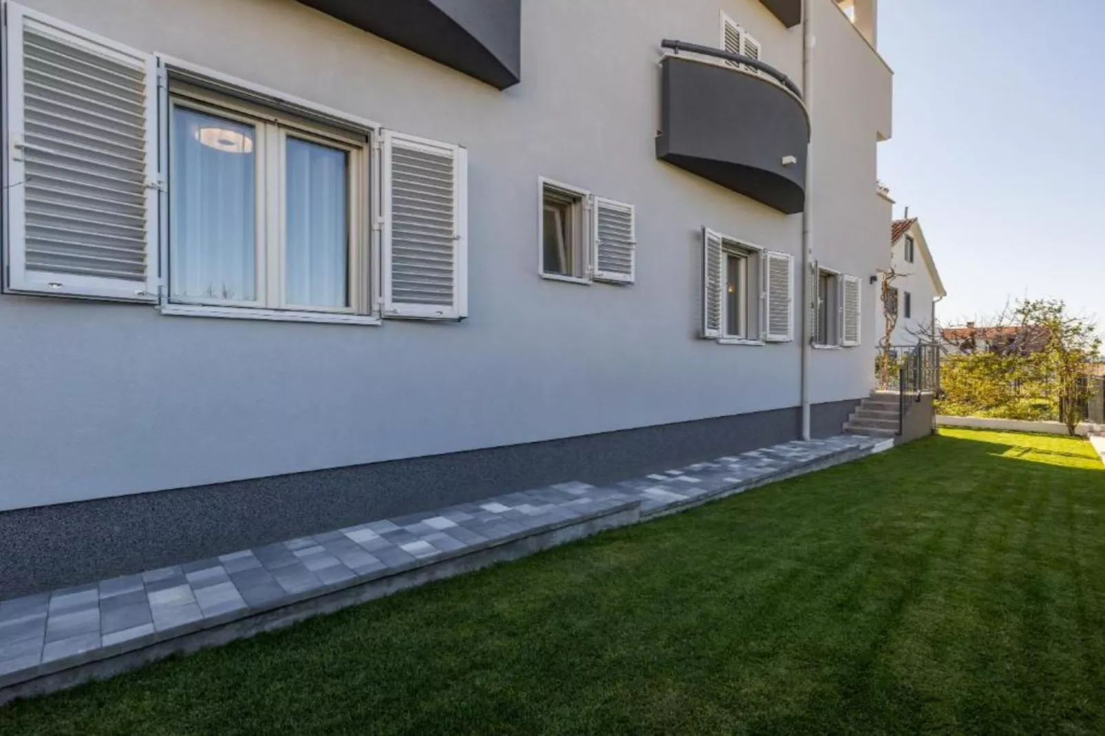 One-Bedroom Apartment With Garden View-Outdoor