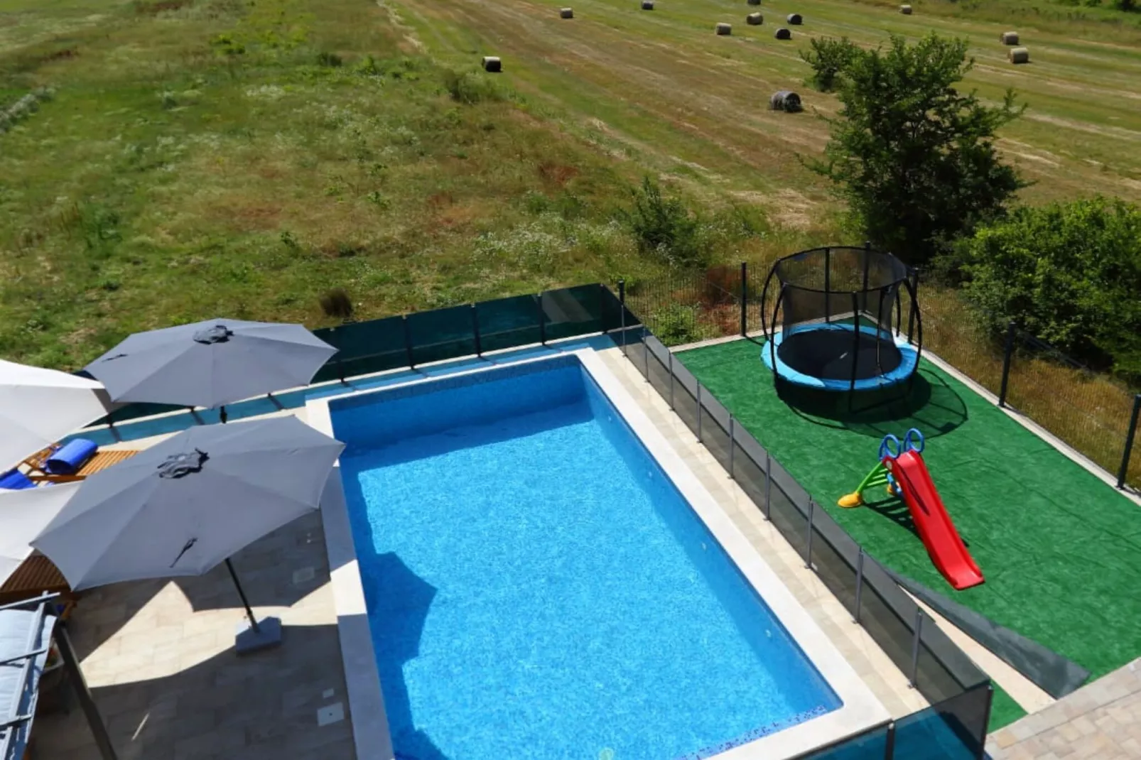 Holiday Home Marana - Five Bedroom Holiday Home-Piscine